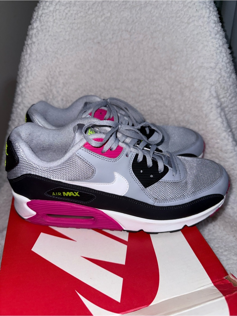 Nike Air Max 90 Essential Low Wolf Grey Rush Pink Sneakers, Size 9.5 Men